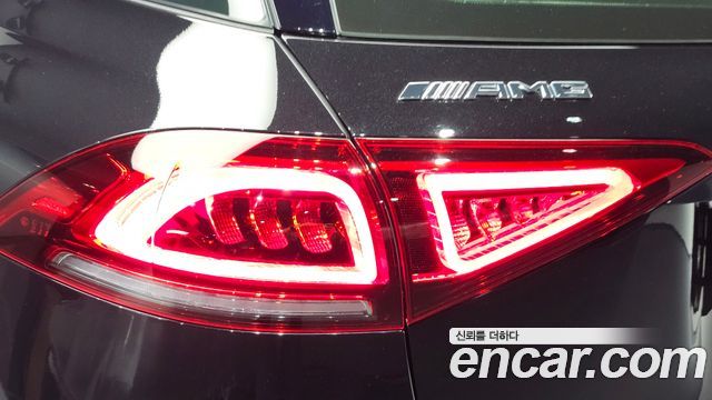 Mercedes-Benz GLE-Class 2023 — photo 9