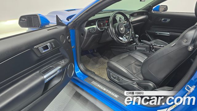 Ford Mustang 2020 — photo 13