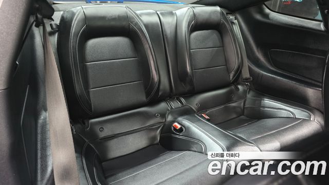 Ford Mustang 2020 — photo 17