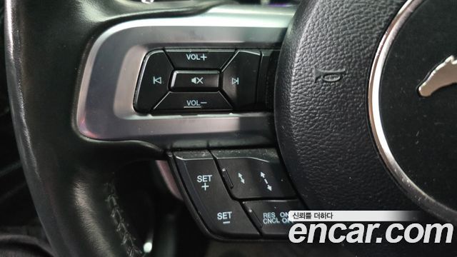 Ford Mustang 2020 — photo 22