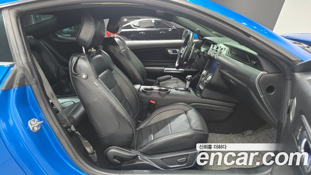 Ford Mustang 2020 — photo 16