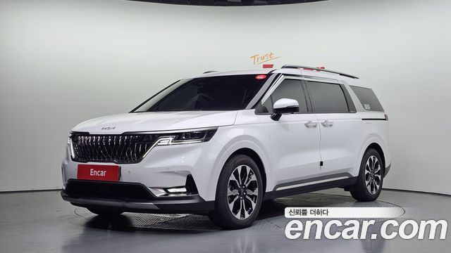 Kia Canival 2023 — photo 1