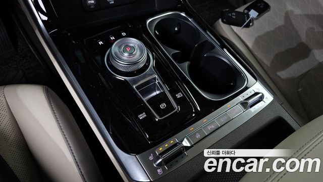 Kia Canival 2023 — photo 9