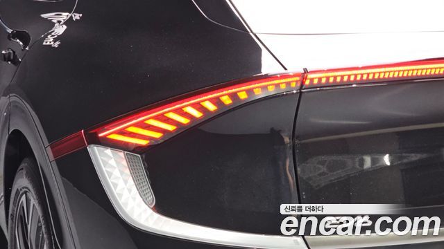 Kia EV6 2022 — photo 9