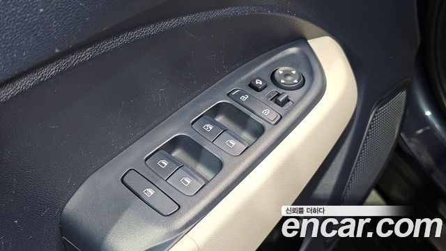Hyundai Venue 2022 — photo 23