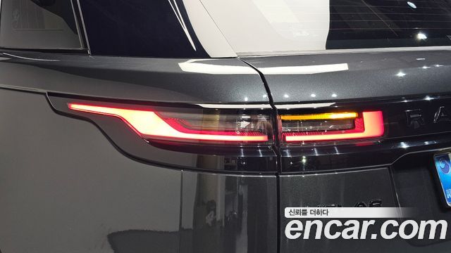 Land Rover Range Rover Velar 2025 — photo 9
