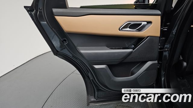 Land Rover Range Rover Velar 2025 — photo 15