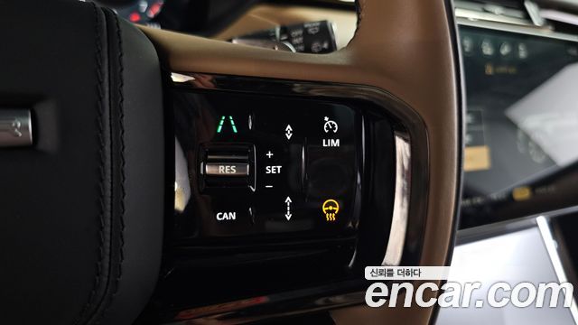 Land Rover Range Rover Velar 2025 — photo 28
