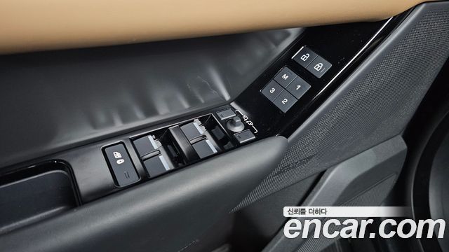 Land Rover Range Rover Velar 2025 — photo 30
