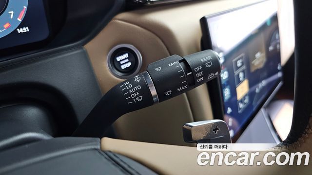 Land Rover Range Rover Velar 2025 — photo 32