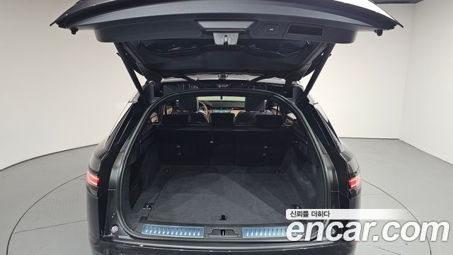 Land Rover Range Rover Velar 2025 — photo 38