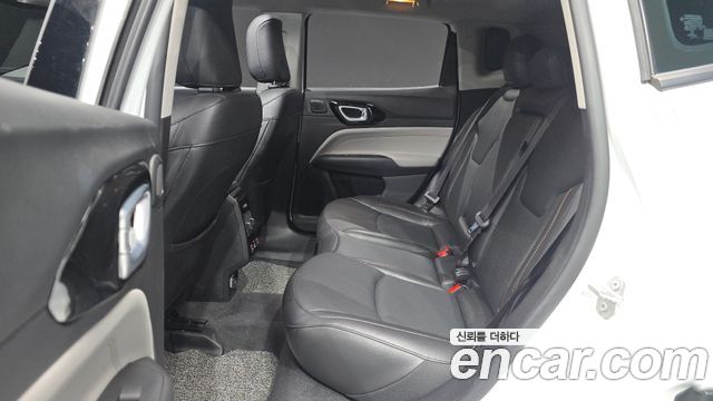Jeep Compass 2022 — photo 18