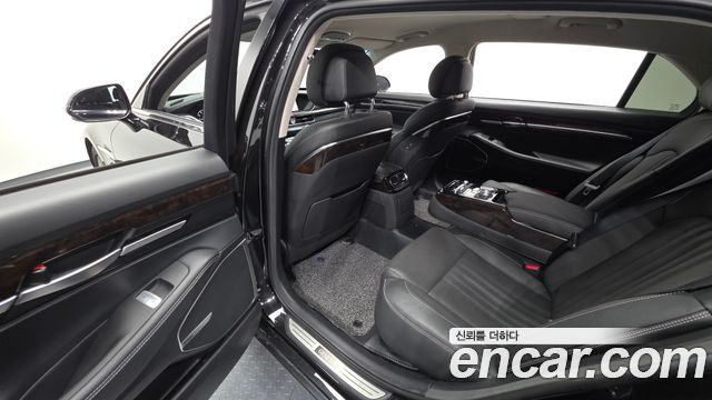 Genesis G90 2019 — photo 18