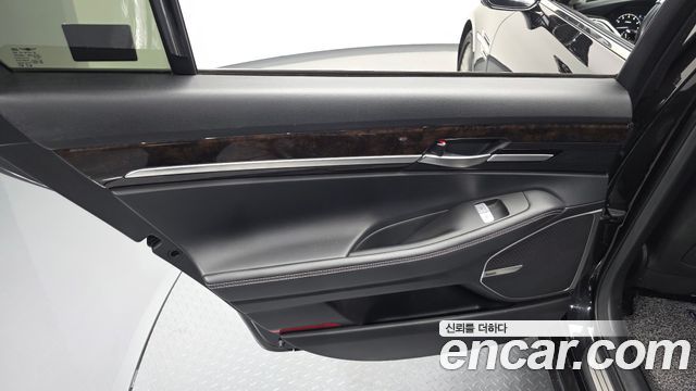 Genesis G90 2019 — photo 15