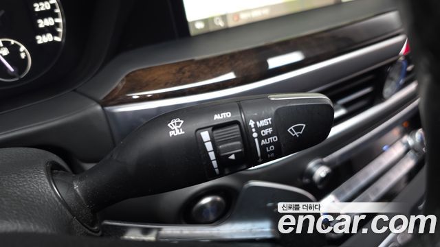 Genesis G90 2019 — photo 27