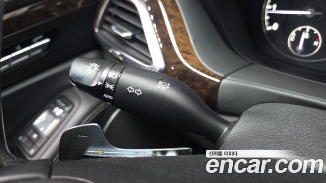 Genesis G90 2019 — photo 29