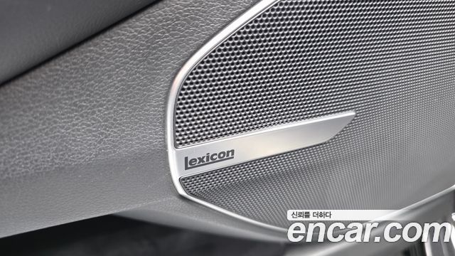 Genesis G90 2019 — photo 30