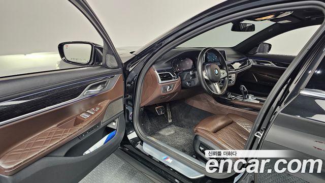 BMW 7-Series 2020 — photo 13