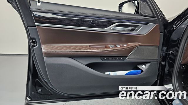 BMW 7-Series 2020 — photo 14