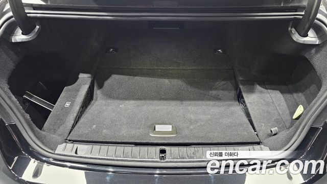 BMW 7-Series 2020 — photo 27
