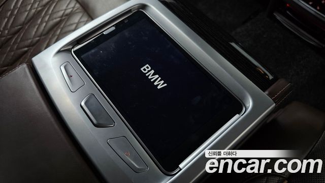BMW 7-Series 2020 — photo 38