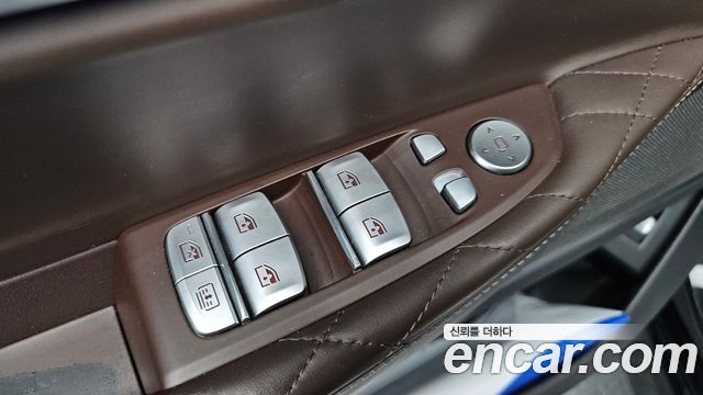 BMW 7-Series 2020 — photo 39