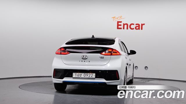 Hyundai Ioniq 2016 — photo 4