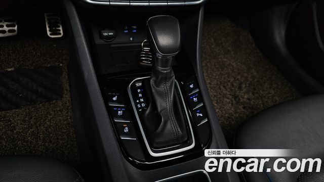 Hyundai Ioniq 2016 — photo 12