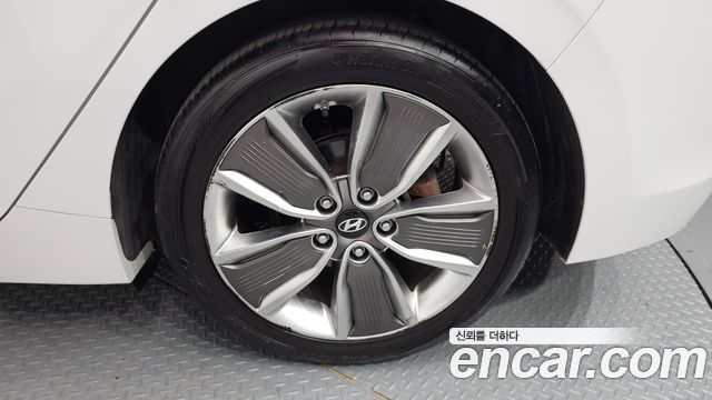 Hyundai Ioniq 2016 — photo 7