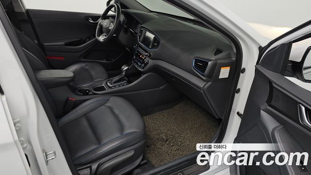 Hyundai Ioniq 2016 — photo 16