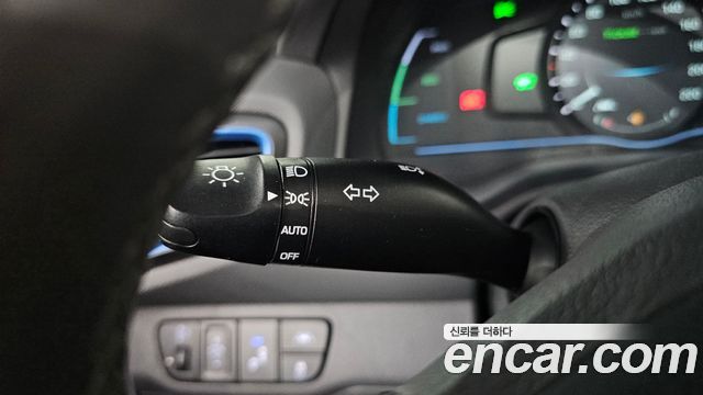 Hyundai Ioniq 2016 — photo 27