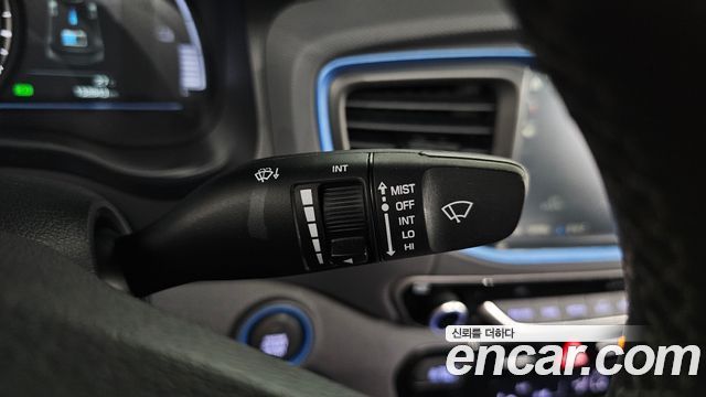 Hyundai Ioniq 2016 — photo 28