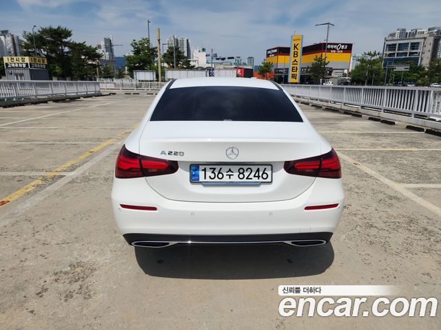 Mercedes-Benz A-Class 2024 — photo 3