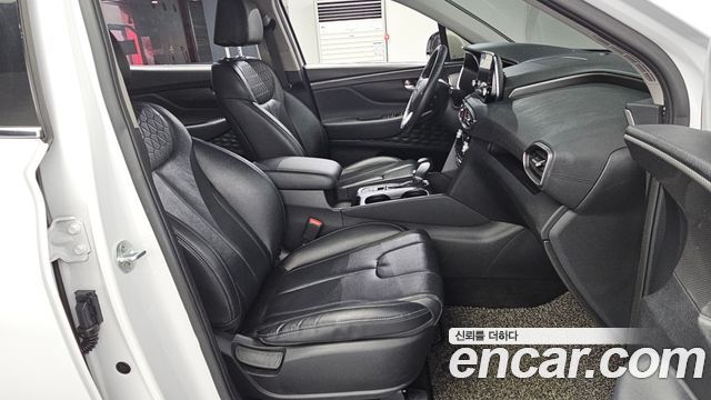 Hyundai Santafe 2019 — photo 16