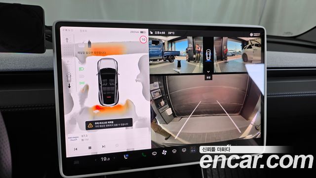 Tesla Model Y 2025 — photo 20