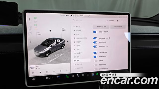 Tesla Model Y 2025 — photo 22