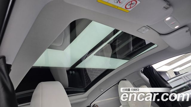 Tesla Model Y 2025 — photo 23