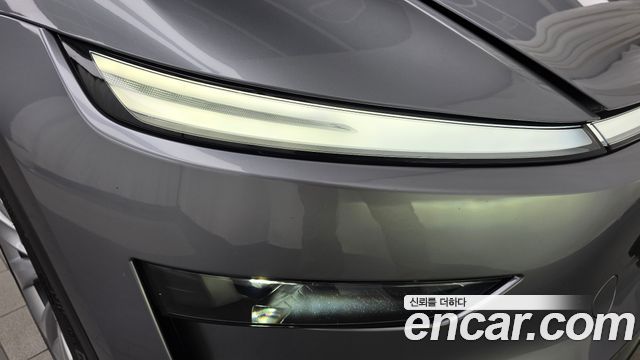 Tesla Model Y 2025 — photo 8