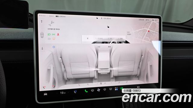 Tesla Model Y 2025 — photo 30