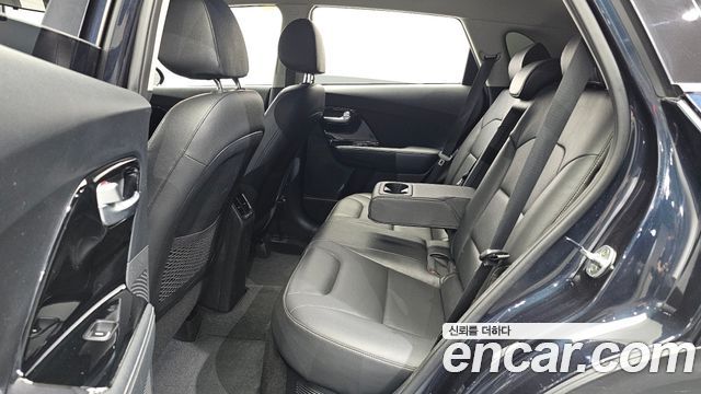 Kia Niro 2017 — photo 11
