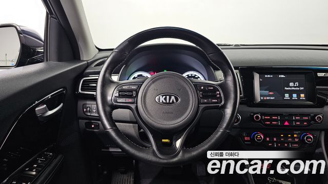 Kia Niro 2017 — photo 15