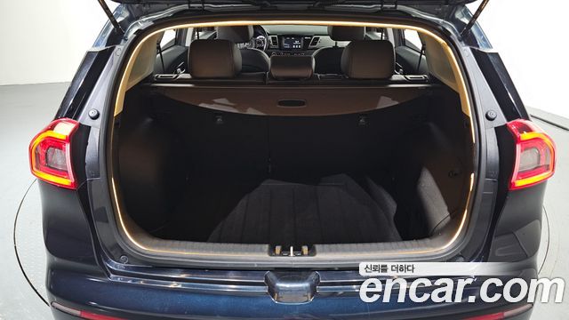 Kia Niro 2017 — photo 20