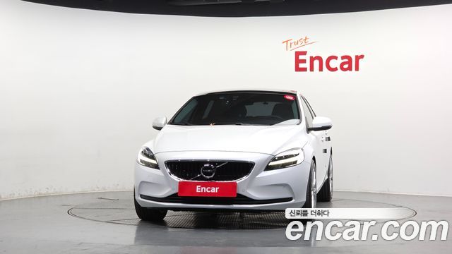 Volvo V40 2018 — photo 3