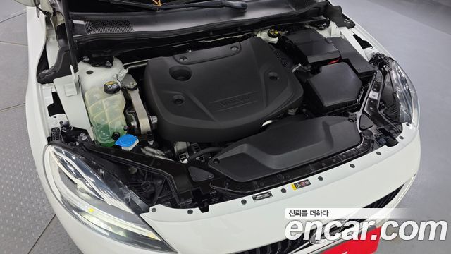 Volvo V40 2018 — photo 6