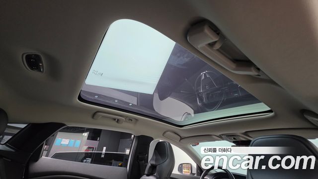 Volvo V40 2018 — photo 25