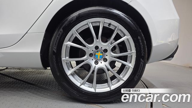 Volvo V40 2018 — photo 7