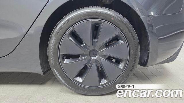 Tesla Model 3 2025 — photo 7