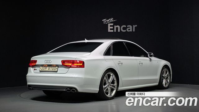Audi S8 2014 — photo 2