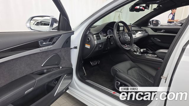 Audi S8 2014 — photo 10