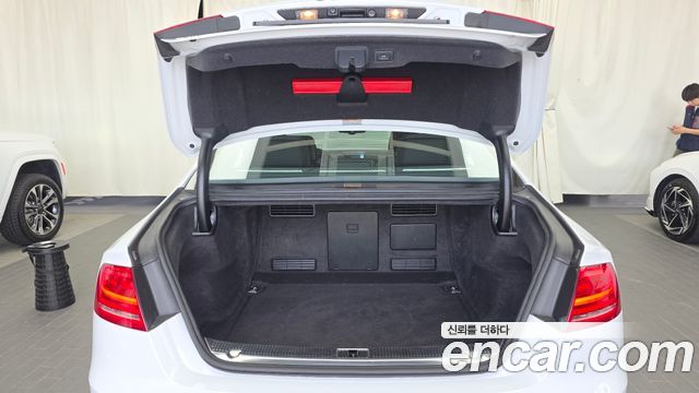 Audi S8 2014 — photo 20
